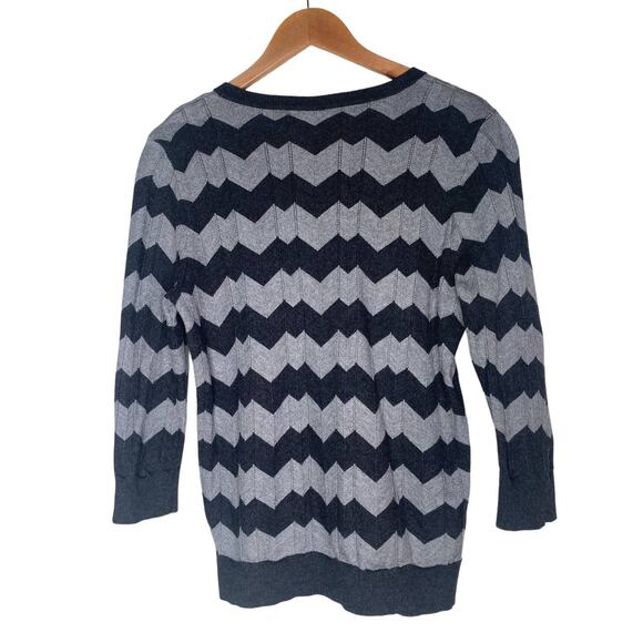 Ann Taylor large  gray sweater top  Chevron with 3/4 sleeve - Picture 2 of 5